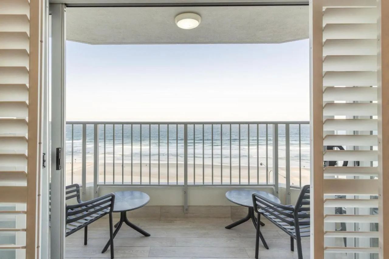 The Hamptons - Ultimate Six Star Beachfront Experience With Parking & Pool Gold Coast