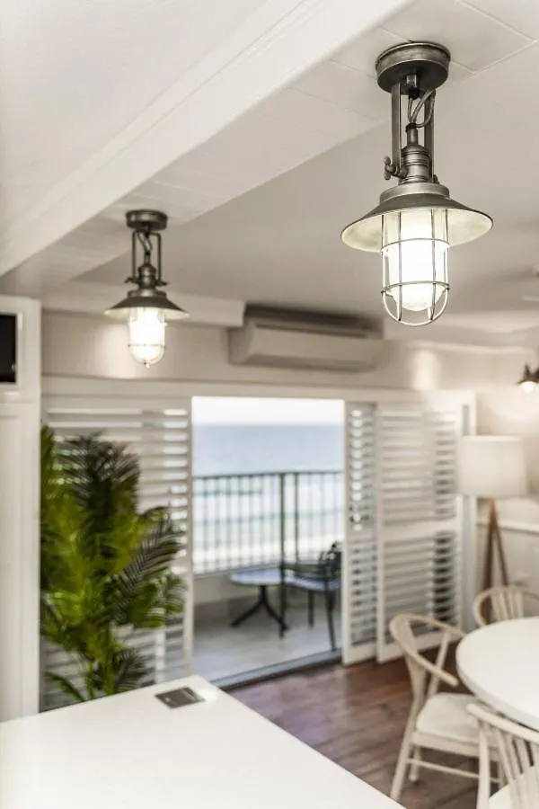 Apartment The Hamptons - Ultimate Six Star Beachfront Experience With Parking & Pool Gold Coast Australia